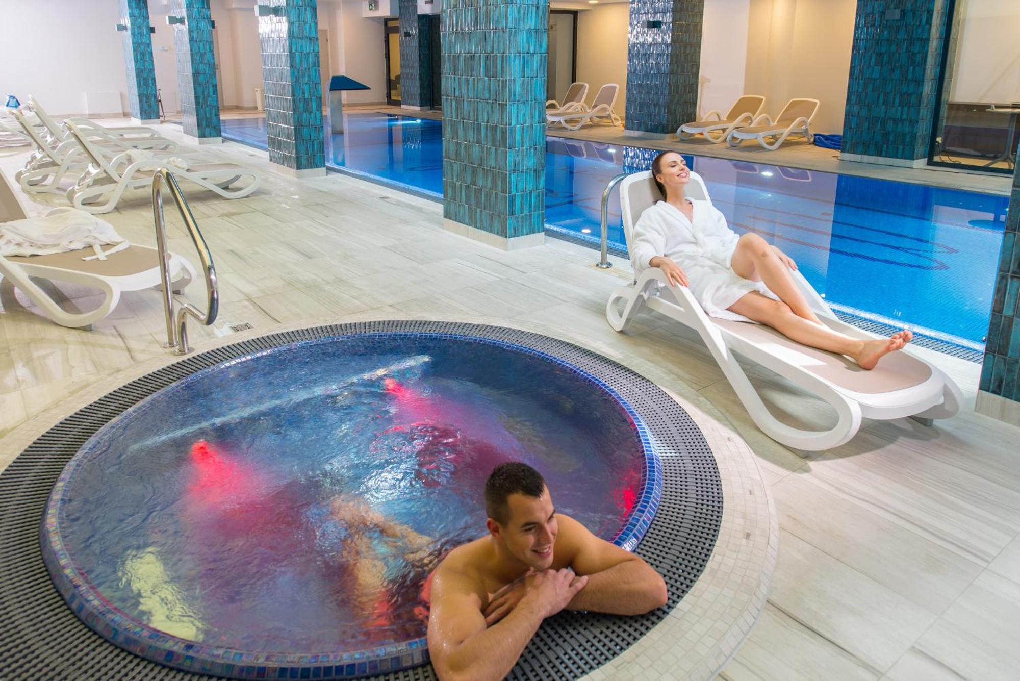 Hotel Ewerdin سفينويتشي المظهر الخارجي الصورة